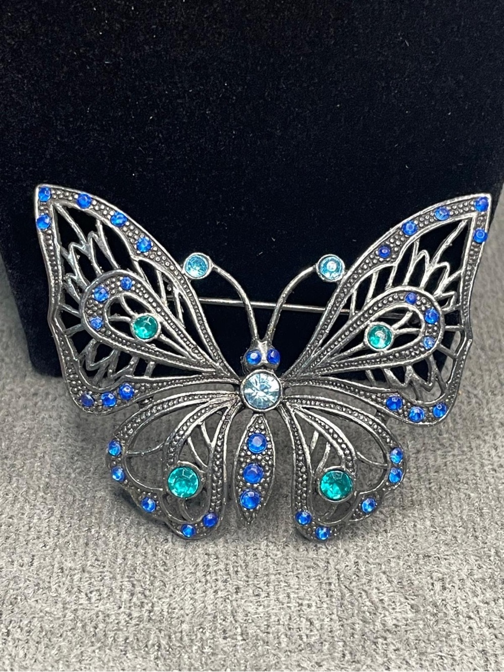 Beautifully Crafted Blue & Teal Crystal Butterfly Brooch - Picture 3 of 7